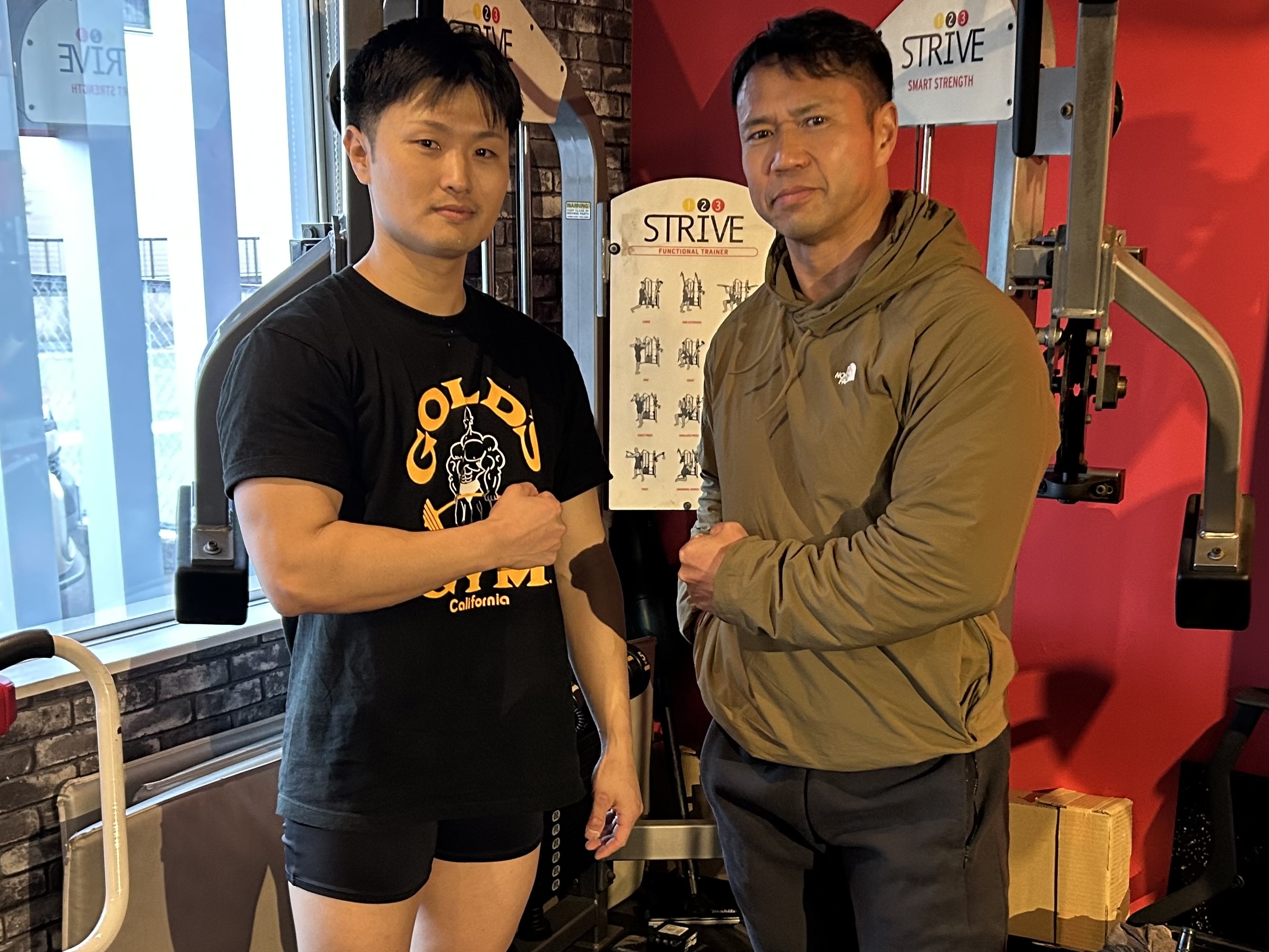 男性2人の写真